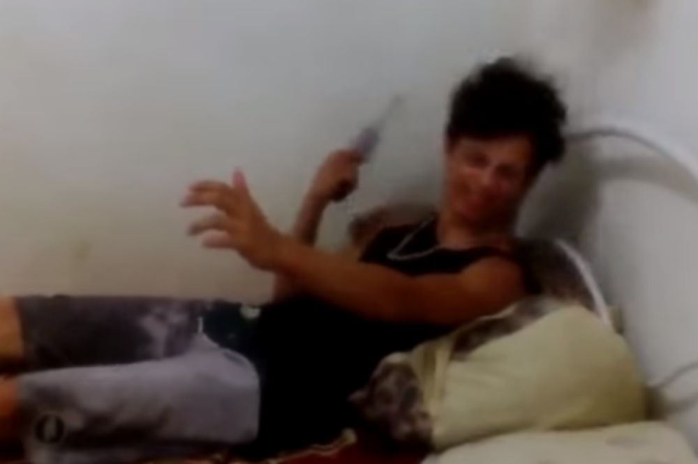 Igračka plačka: Evo šta se desi kada se igrate sa pištoljem! (FOTO) (VIDEO)