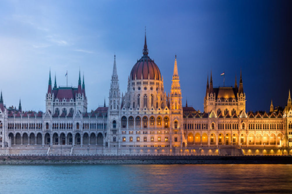 Za oči fešta: Dan i noć, Budim i Pešta! (FOTO) (VIDEO)