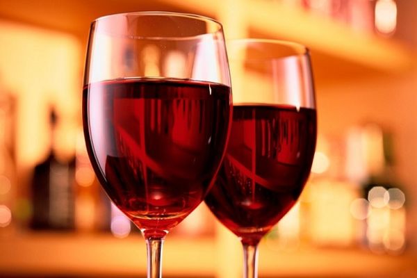 Najlakša dijeta: 2 čaše crnog vina dnevno tope kilograme (GIF)