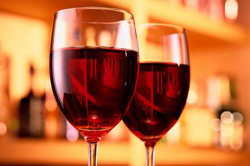 Najlakša dijeta: 2 čaše crnog vina dnevno tope kilograme (GIF)