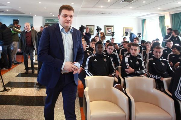 Vazura sam sebi daje premije: Direktor FK Partizan sa sobom potpisao ugovor na 220 hiljada evra!