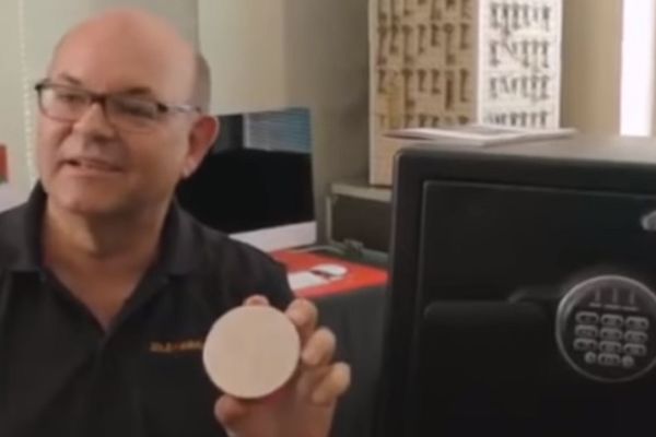 Čuvate vredne stvari u elektronskom sefu? Posle ovog snimka, više nećete! (VIDEO)