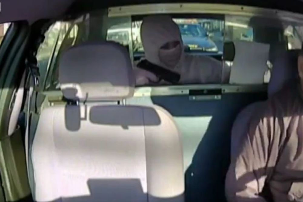 Zaslužio zatvor: Da li je ovo najgluplji pljačkaš na svetu? (VIDEO)