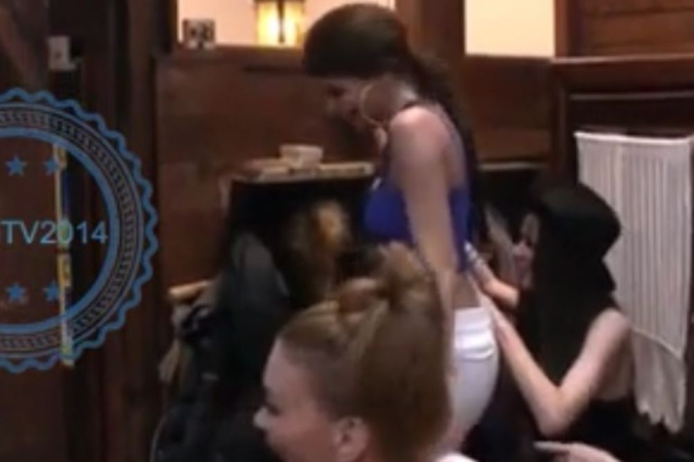 Dokle ovo ide?! Filip i Goga imali seks u kupatilu, a svi ostali Farmeri gledali! (VIDEO)