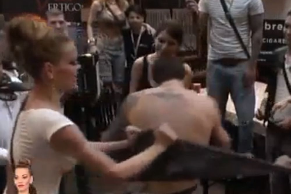 Opet šibanje na Farmi! Kristina tukla Filipa i pocepala mu majicu (VIDEO)
