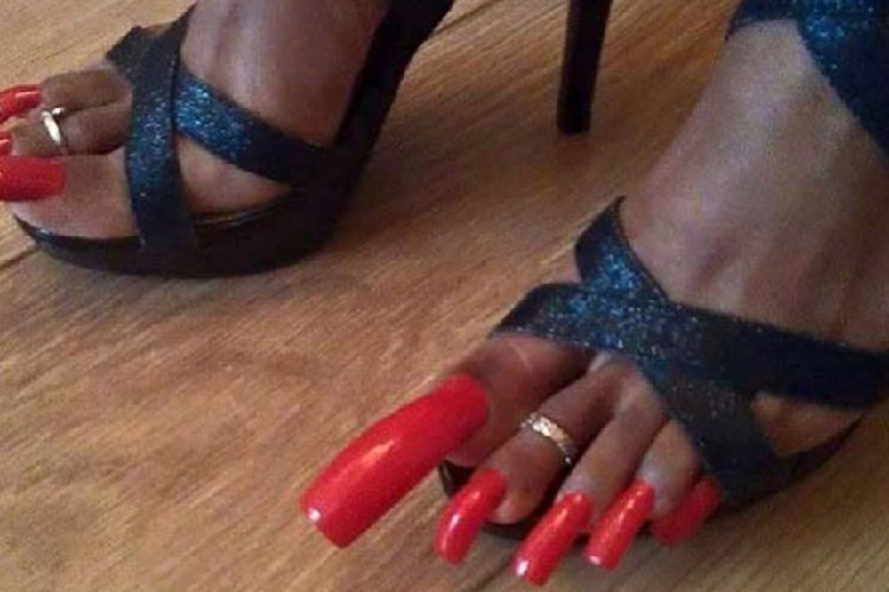 Ovo su najluđi nokti na svetu i da, u trendu su! (FOTO)