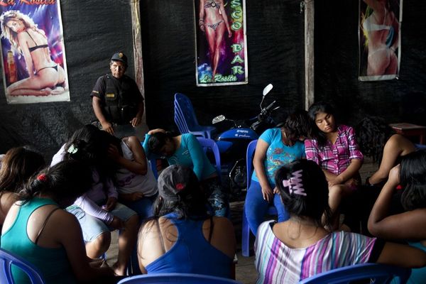 Sramni priručnik: Nemci objašnjavaju migrantima kako da imaju seks (FOTO)