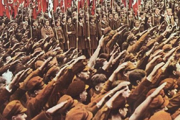 Zašto dobri ljudi slušaju naređenja za koja znaju da su zla? (GIF)