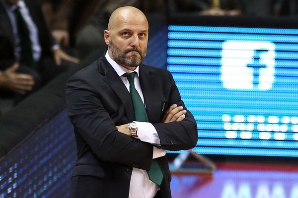 Đorđević iznenađen u Areni: Najpre zvižduci, a onda gromoglasan aplauz sa tribina! (VIDEO)