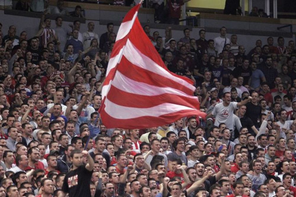 Pakao u Areni: Delije su pogrdnom pesmom dočekale Pavlovića! (VIDEO)