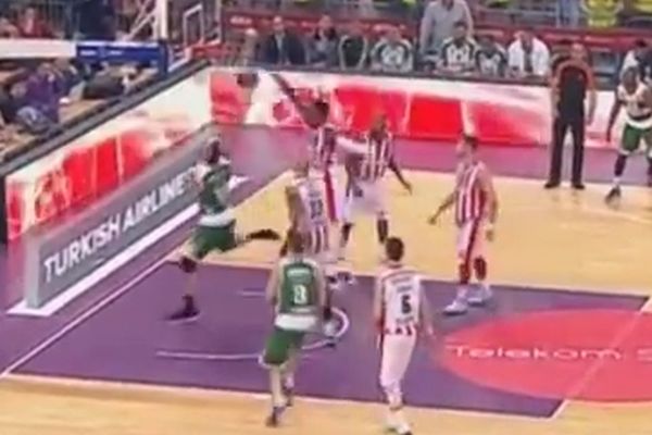 Američka dobrodošlica Raduljici: Miler monstruoznom bananom zakucao centra Srbije! (VIDEO)