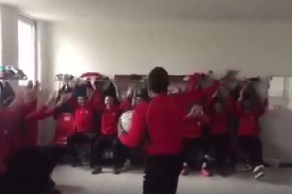 Nemaju pobedu ove sezone, ali Kragujevčani u svlačionici kidaju i prave čaroliju! (VIDEO)