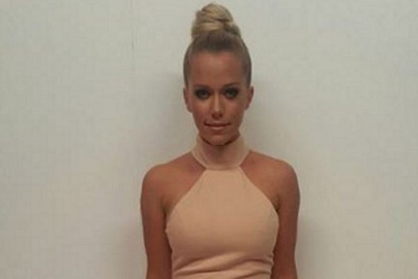 Sin me svaki dan viđa golu: Izjava Plejboj zečice šokirala je svet! (FOTO)