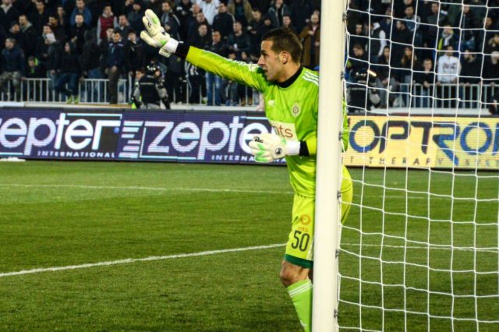 Bolestan stao na gol: Šaranov branio protiv Voždovca, pa završio na infuziji!