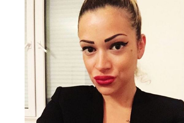 Dunja Ilić slikala svoju mačkicu! Zbog ove fotke muškarci odlepili na pevačicu! (FOTO)