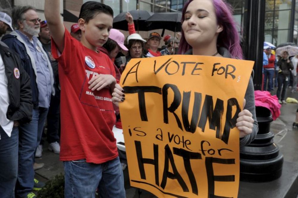 Trampovi Tviter pretorijanci: Branimo se od ultralevičarskih nasilnika! (FOTO) (VIDEO)