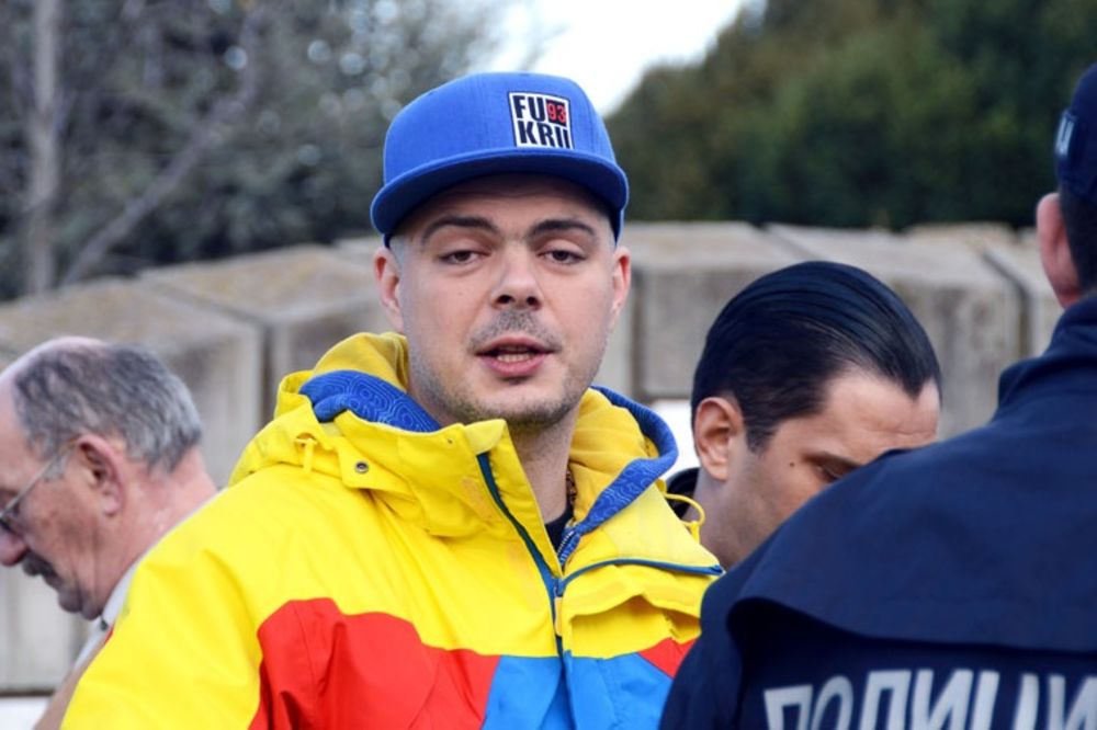 Glavni na Gaginoj sahrani bio je - Đus! Šarena jaša, treša, ćaskao s pandurima kod rake...