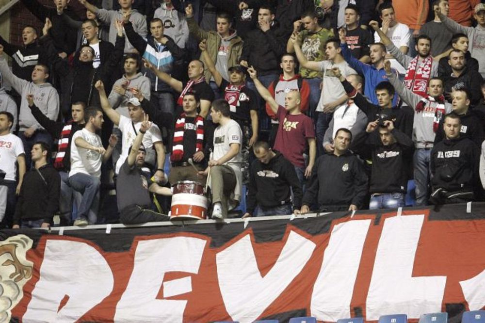 Upozorenje sudija razgalilo Delije za zemljotres u Pioniru! (VIDEO)