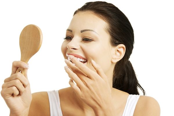 Izbelite zube kod kuće sa smo 2 sastojka (FOTO)