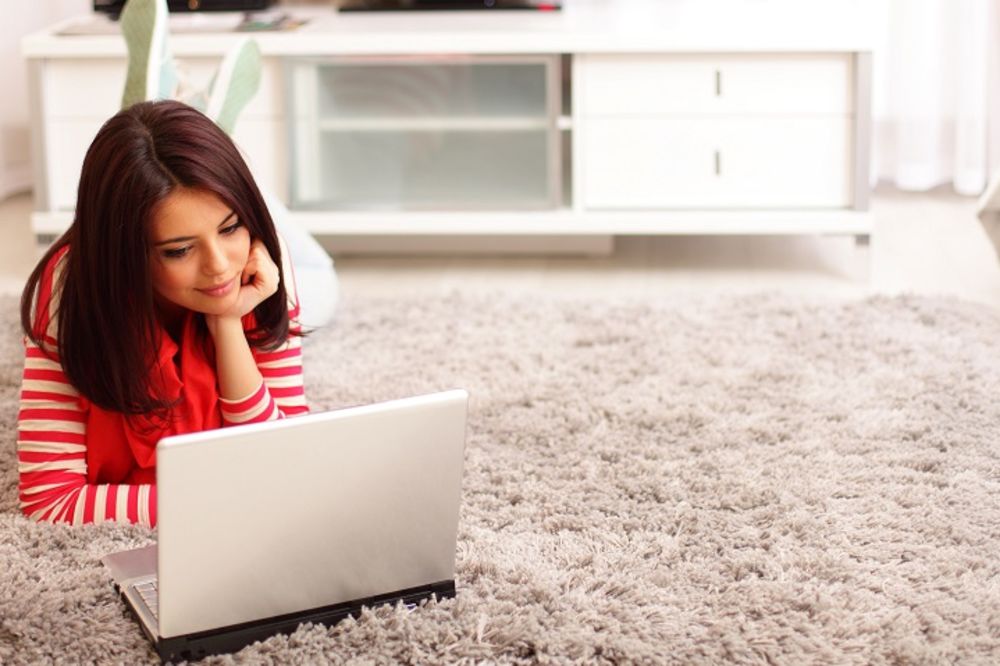 Ako promenite ove stvari na fejsbuk profilu, odmah ćete naći ljubav (FOTO)