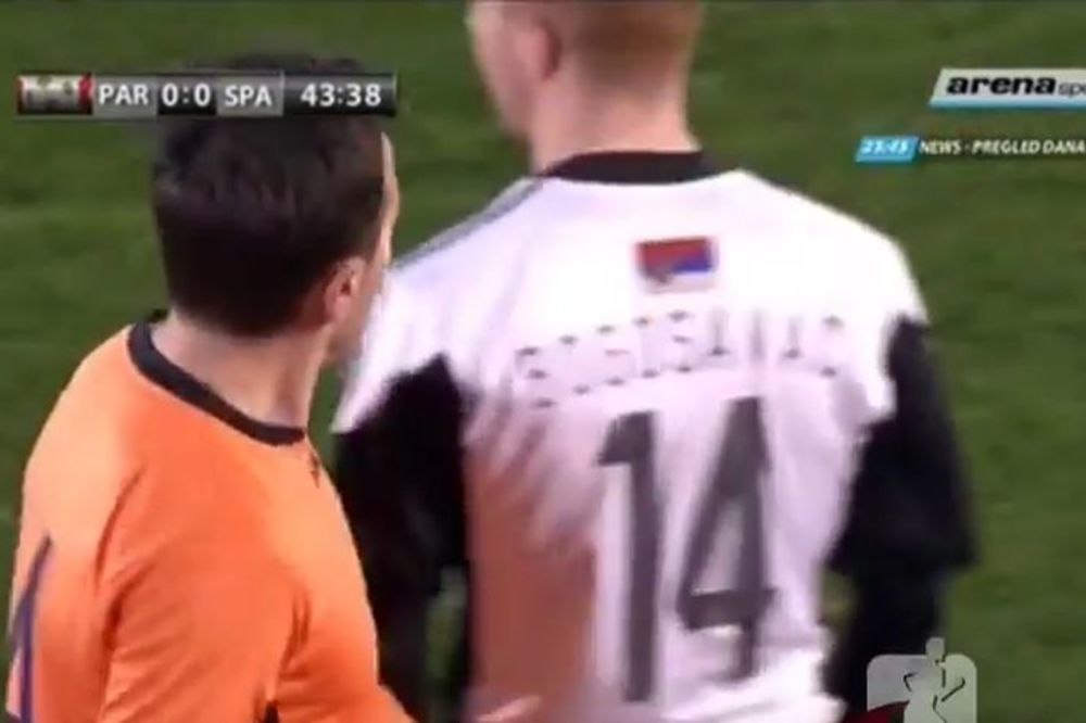 Fudbaler Spartaka isključen zbog udaranja glavom mladog igrača Partizana! (VIDEO)