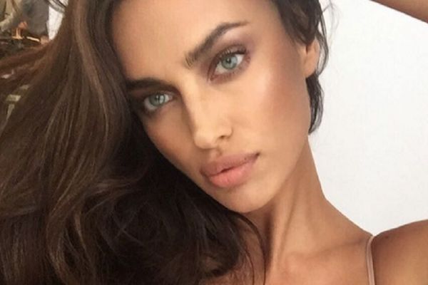 Irina Šajk pokazala bujno poprsje jednom srećniku, a evo kako je on reagovao! (FOTO)