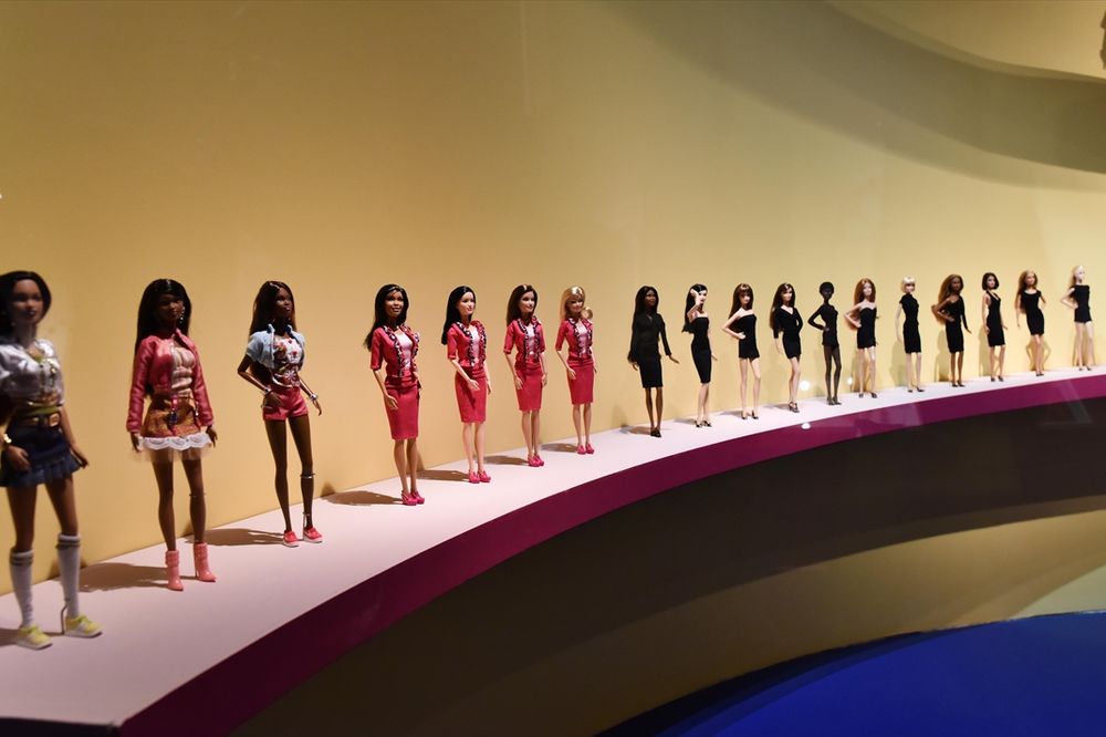 Nedelja mode, a na njoj Barbika proslavila 57. rođendan! (FOTO)