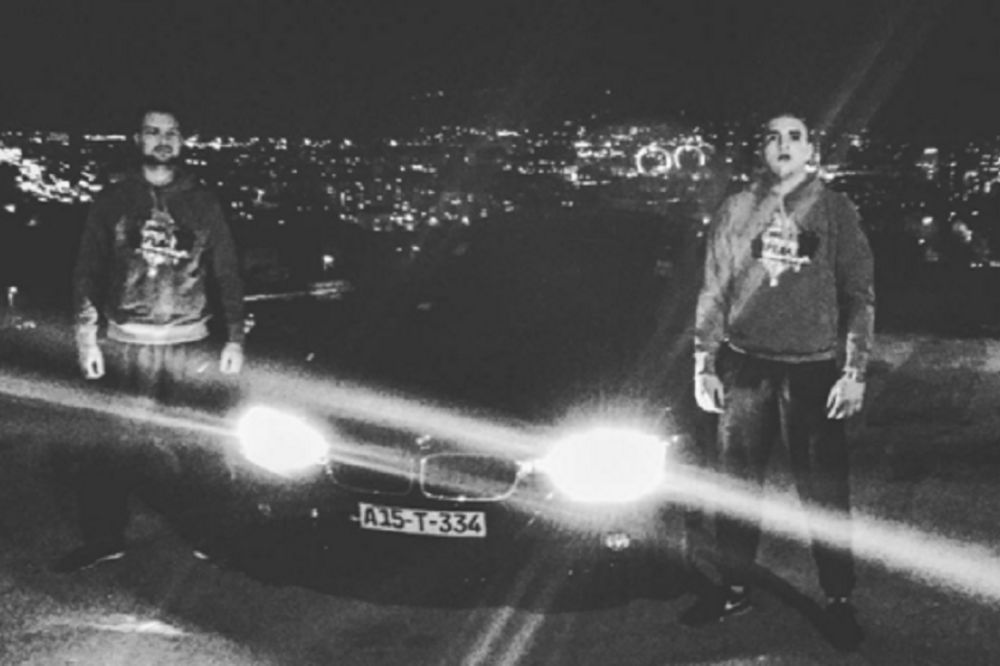 Veljko <3 Srbiju! Obuo air max i počeo da brani Kosovo! (FOTO)