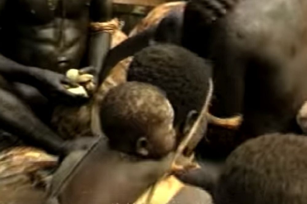 Ubijaju svoje bebe: Kada čujete razlog, nećete verovati šta čitate! (FOTO) (VIDEO)