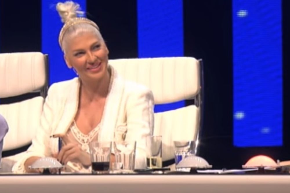 JK šta ti to ispade? Karleuša podigla suknju, kad ono... (VIDEO)