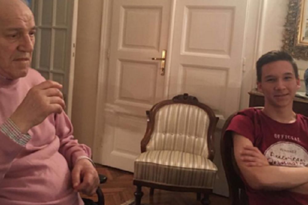 Biće veći baja nego deda! Pogledajte kakav je šmeker unuk Bate Životinje! (FOTO)