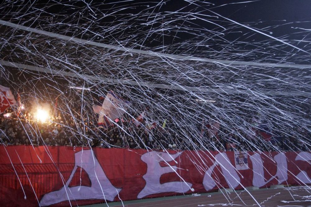 Na pomen njihovog imena, zvezdaši padaju u trans! A da li ih se sećaju u ovom izdanju? (FOTO)