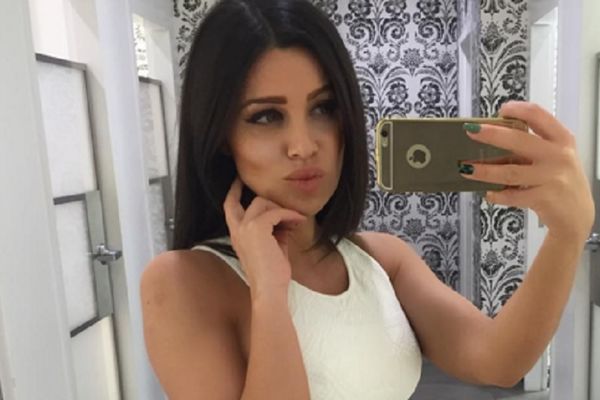 Sama i gola u krevetu: Ovako Stanija slavi rođendan! (FOTO)