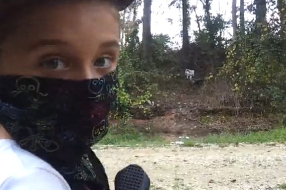 Zašto Amerikanac mirno spava? Ima 4 kćerke... I sve znaju da pucaju! (VIDEO)