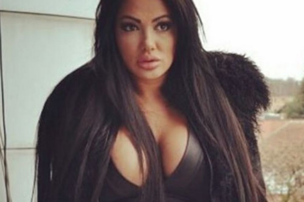 Šta Tamara Đurić radi dok partija po klubovima? Pokazuje bradavice! (FOTO)