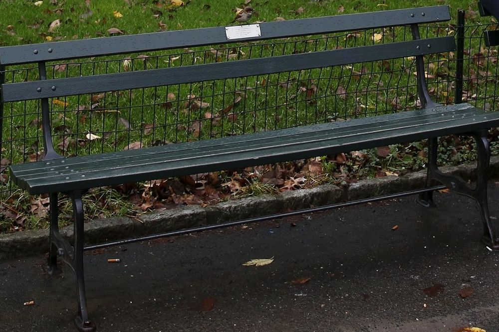 Dvadesetogodišnji Hrvat pravi pametne klupe: Punite telefon napolju! (FOTO)