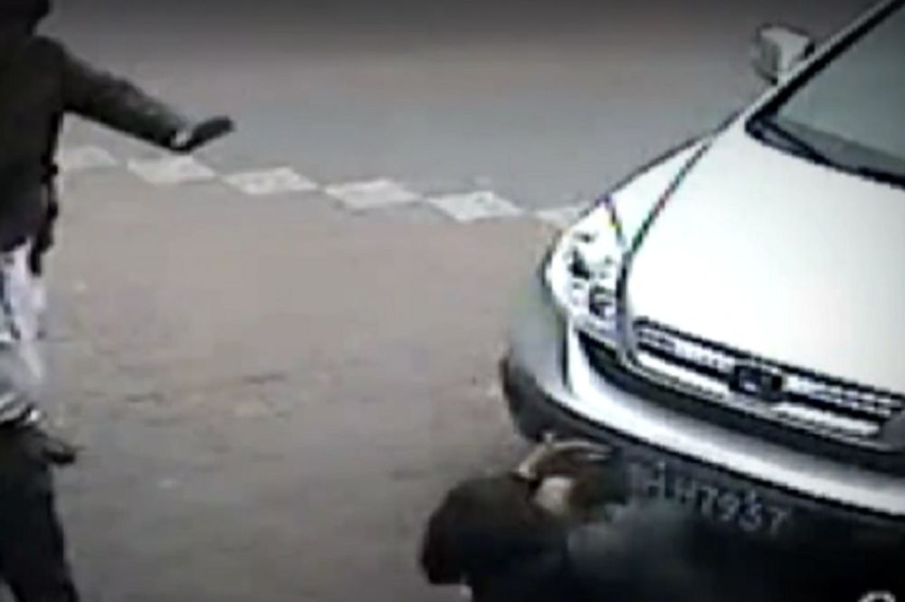 Još jedno dete pregaženo na ulici: Kineski vozači nikad nemarniji! (VIDEO)