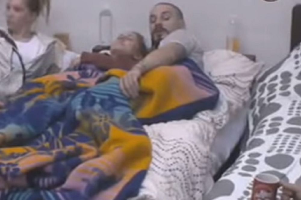 Zaboravila Kristijana: Balerina se pipkala sa Crnim pred svima! (VIDEO)