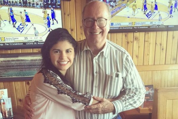 Priča koja vraća veru u ljude: Lepa konobarica donirala bubreg potpunom neznancu! (FOTO)