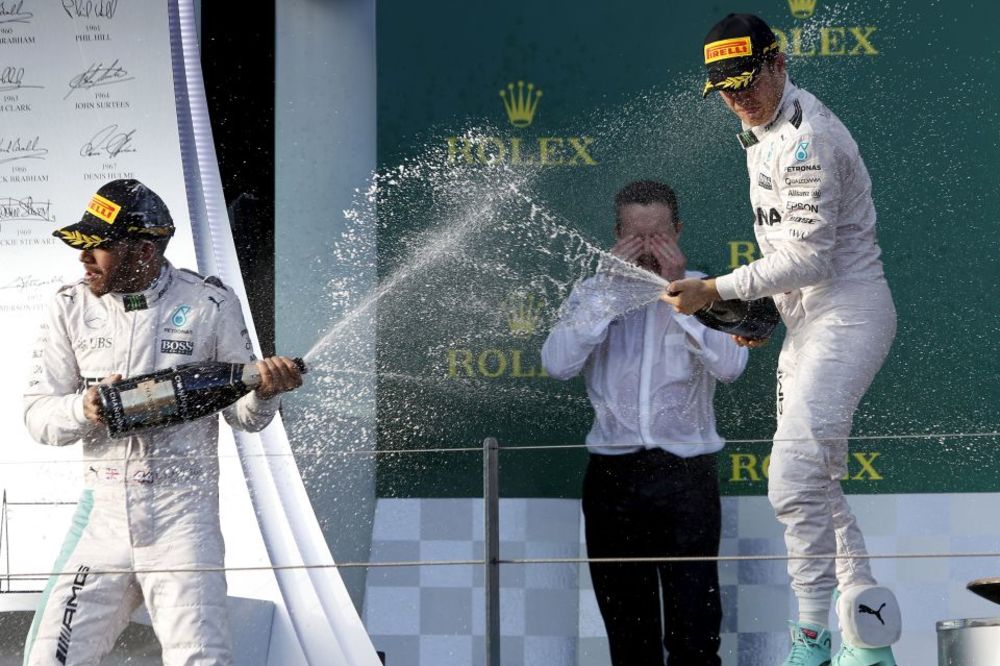 Sjajna trka u Melburnu: Rozbergu ne treba pol pozicija da bi pobedio, stravičan udes Alonsa i Gutijereza! (VIDEO)