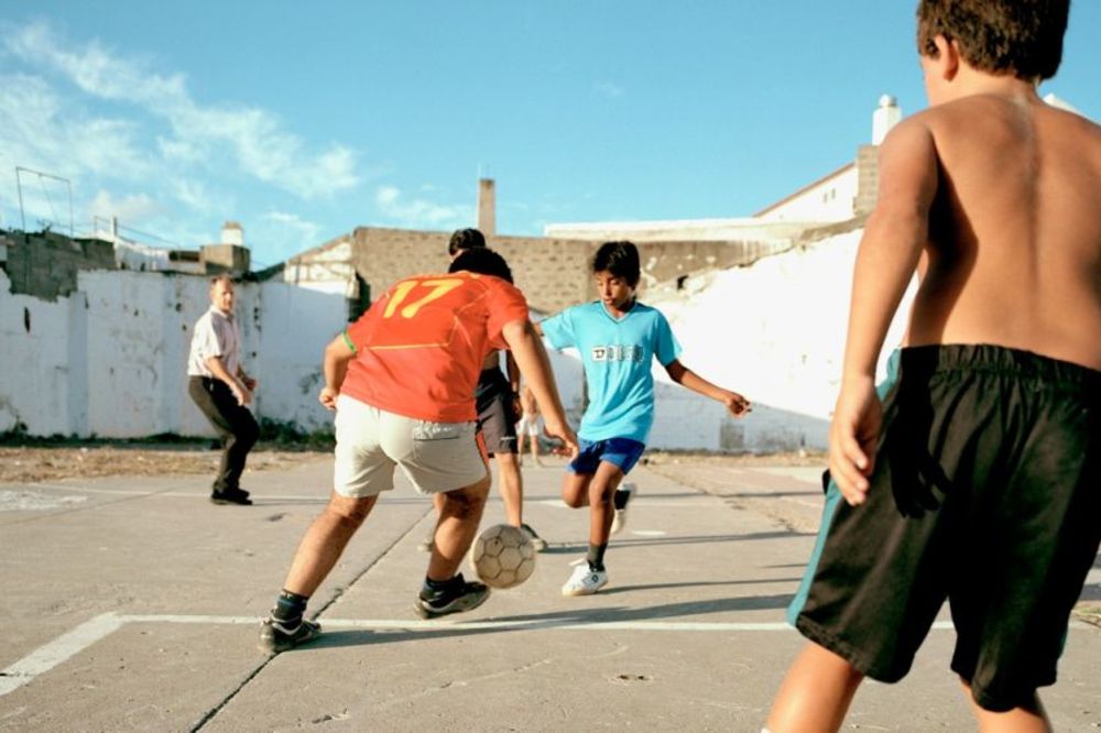 Debeli, smotani, mali Inzagi i Bufon: Svi smo bili oni kad smo pikali fudbal ispred zgrade! (GIF)