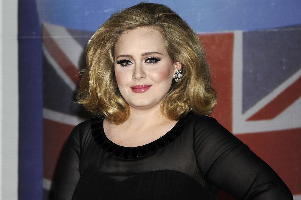 Pa zar i ti Adel? Pevačica tverkovala, a fanovi vrištali od smeha! (VIDEO)