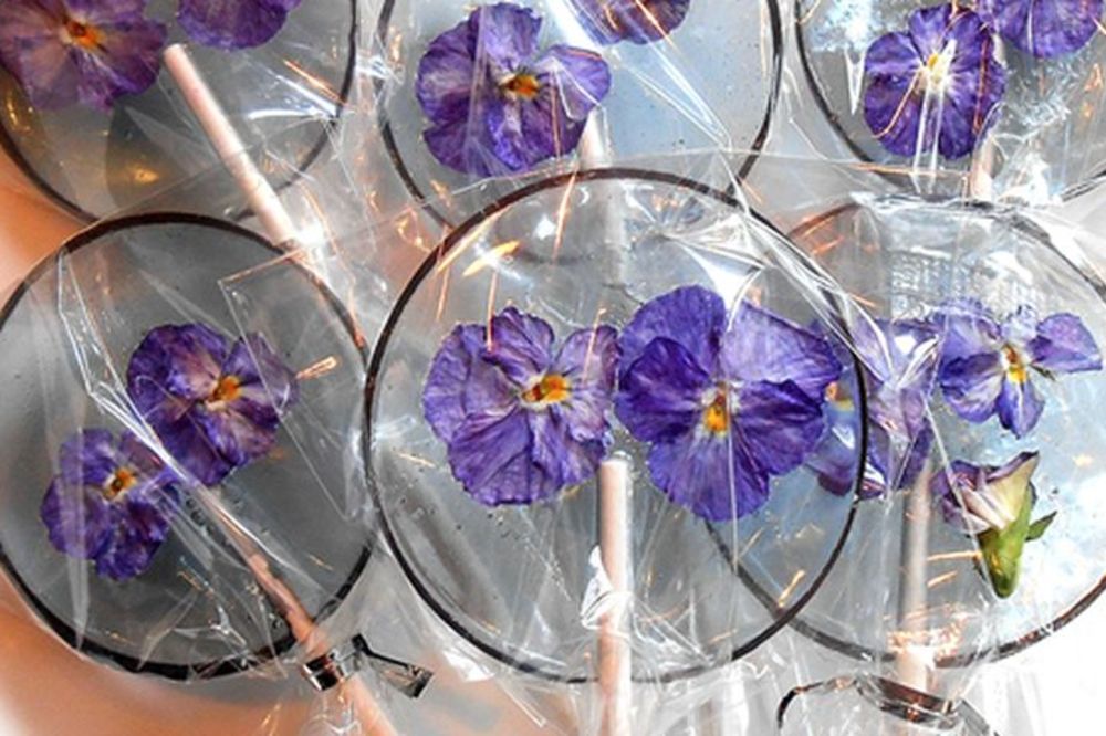 Ima cvet unutra: Ovakvu lizalicu još niste videli! (FOTO)