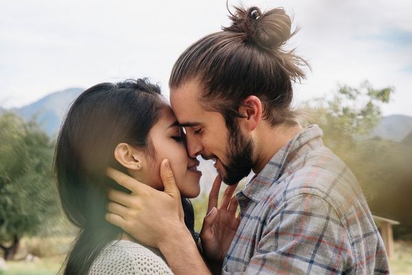 Mala tajna: Zašto zatvarate oči dok se ljubite? (FOTO)
