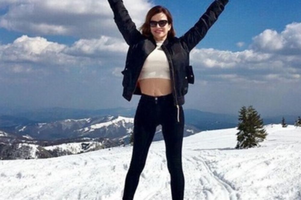 Seve u do sada neviđenom izdanju: Bez kose i sa 20 kila viška! (VIDEO)