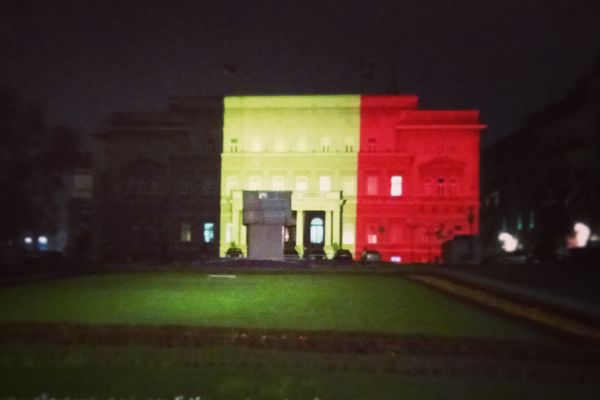 I Beograd je danas Brisel: Skupština grada u bojama Belgije! (FOTO)