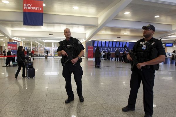 Evakuisan deo aerodroma u Atlanti zbog sumnjivog paketa, čula se pucnjava (FOTO) (VIDEO)