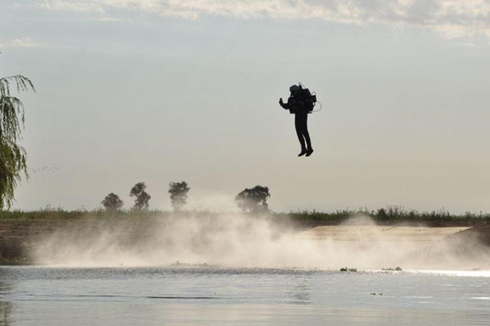 Jedan ranac, dve mlazne turbine i Ikarov san postaje stvarnost (FOTO) (VIDEO)