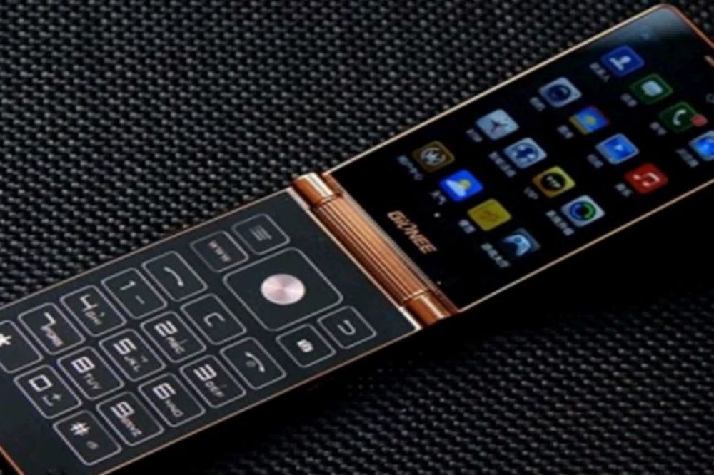 Kineska aždaja na preklop: Novi pametni telefon s 4 GB RAM-a! (VIDEO)