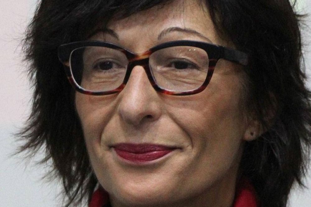 Uhapšena Florens Artman ispred Haškog tribunala, došla da čuje presudu Karadžiću! (VIDEO)